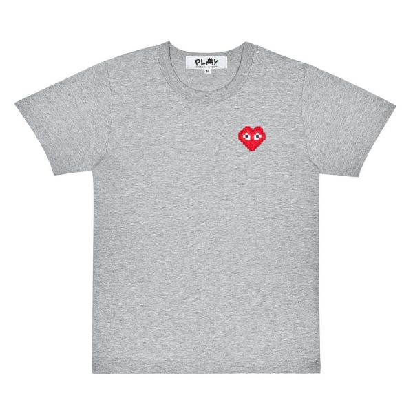 PLAY BASIC INVADERS T-SHIRT RED EMBLEM (GREY)