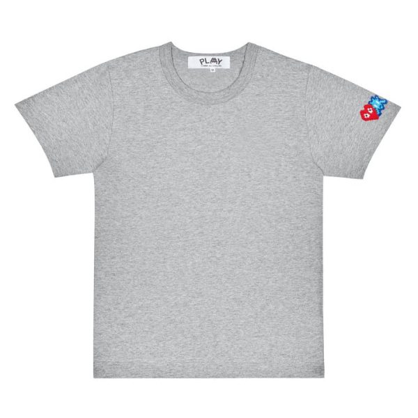 PLAY INVADER T-SHIRT RED AND BLUE SLEEVE EMBLEM (GREY)