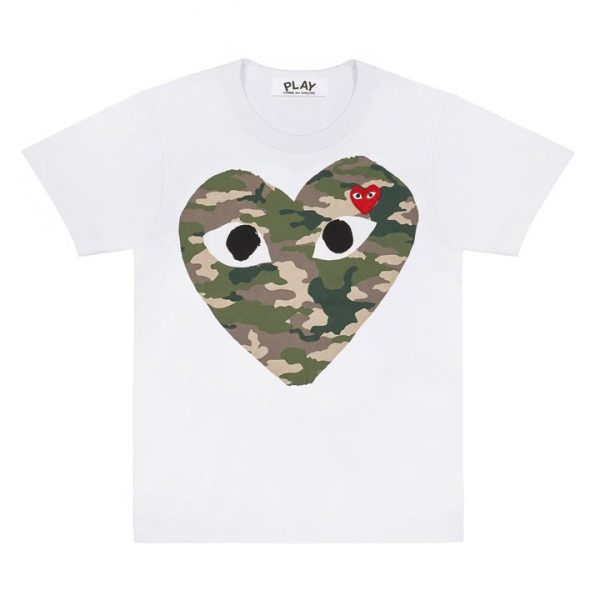 PLAY WHITE T-SHIRT WITH CAMO PRINTED HEART